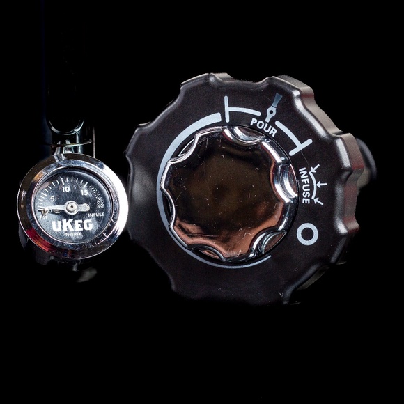 GROWLERWERKS UKEG Nitro Cold Brew Coffee Maker - Picture 5 of 8